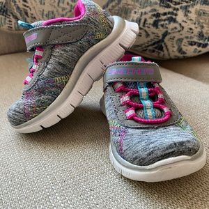 Sketchers toddler shoes 👟